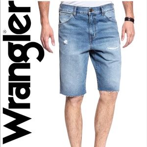 NWT Wrangler Denim Short Blue Size 32